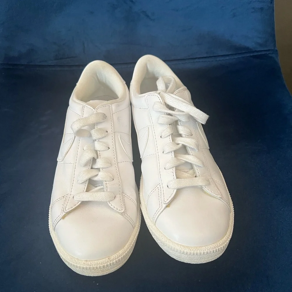 Nike Women’s Tennis Classic White‎ Sneakers